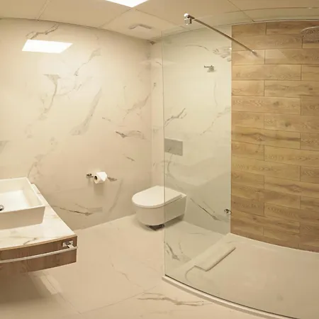 Hotel Aquastar Danube 4*