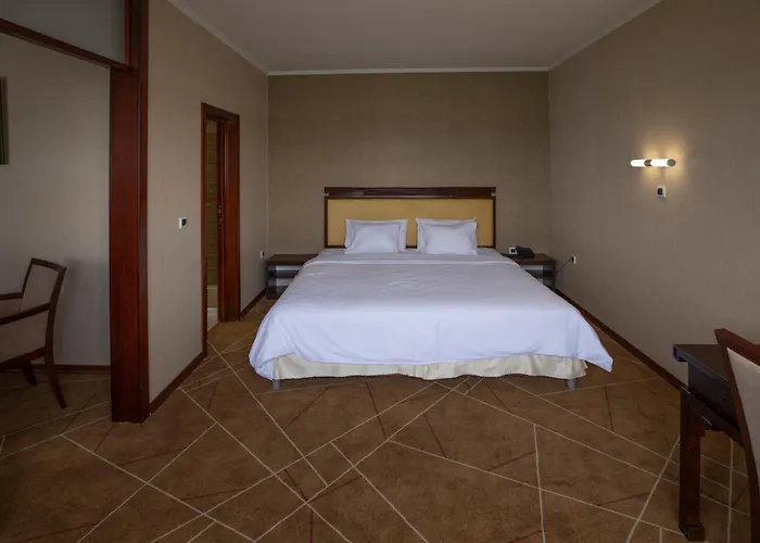 Aquastar Danube Hotel 4*