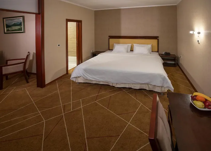 Aquastar Danube Hotel 4*