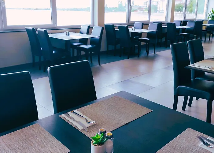 Aquastar Danube Hotel 4*